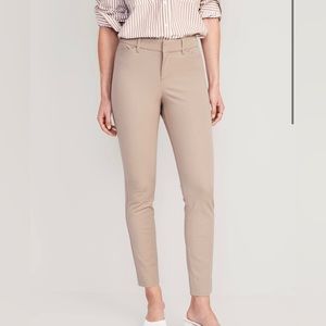 Old Navy Size 8 Mid-Rise Ankle Pants
